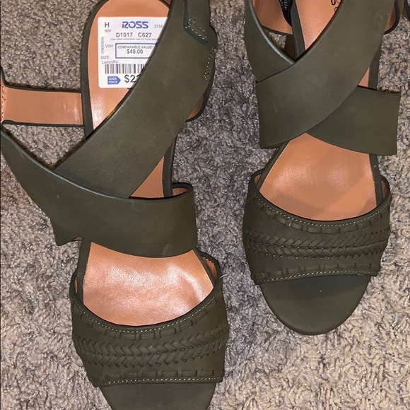 Indigo Rd Wedges - Picture 3 of 3